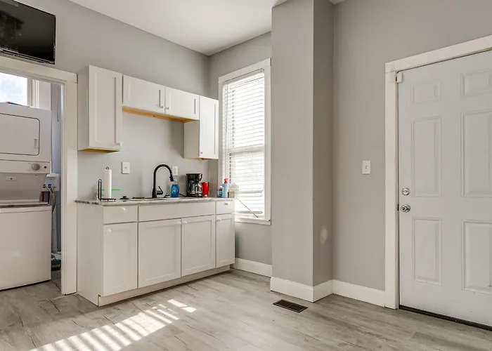 Holiday home Walk To Trolley District: Olde Towne East Retreat