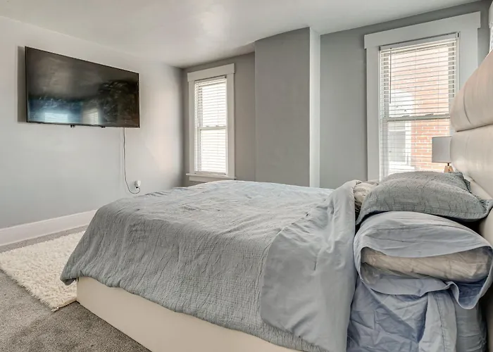 Holiday home Walk To Trolley District: Olde Towne East Retreat *