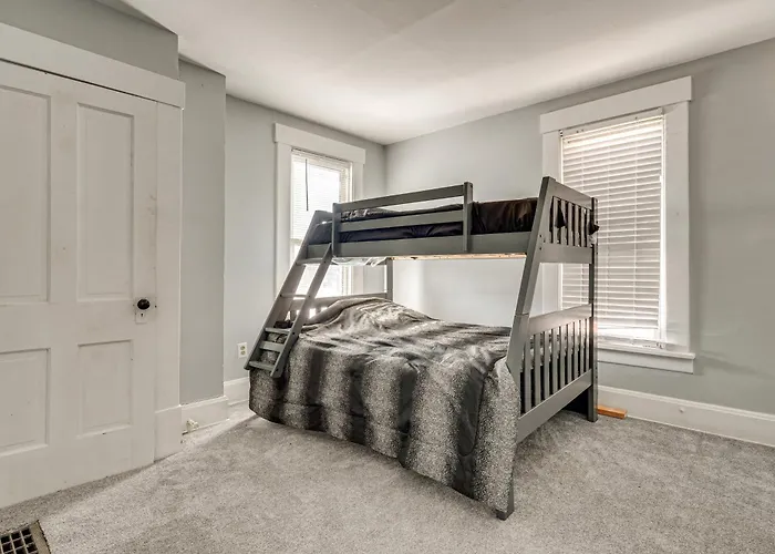 Holiday home Walk To Trolley District: Olde Towne East Retreat Columbus