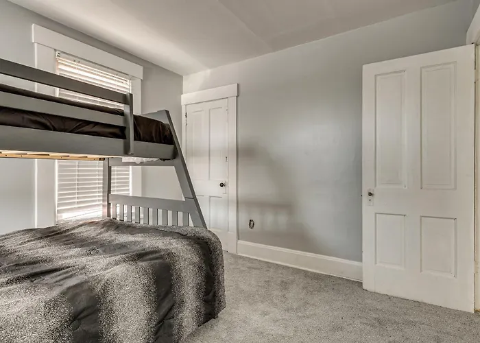 Walk To Trolley District: Olde Towne East Retreat *